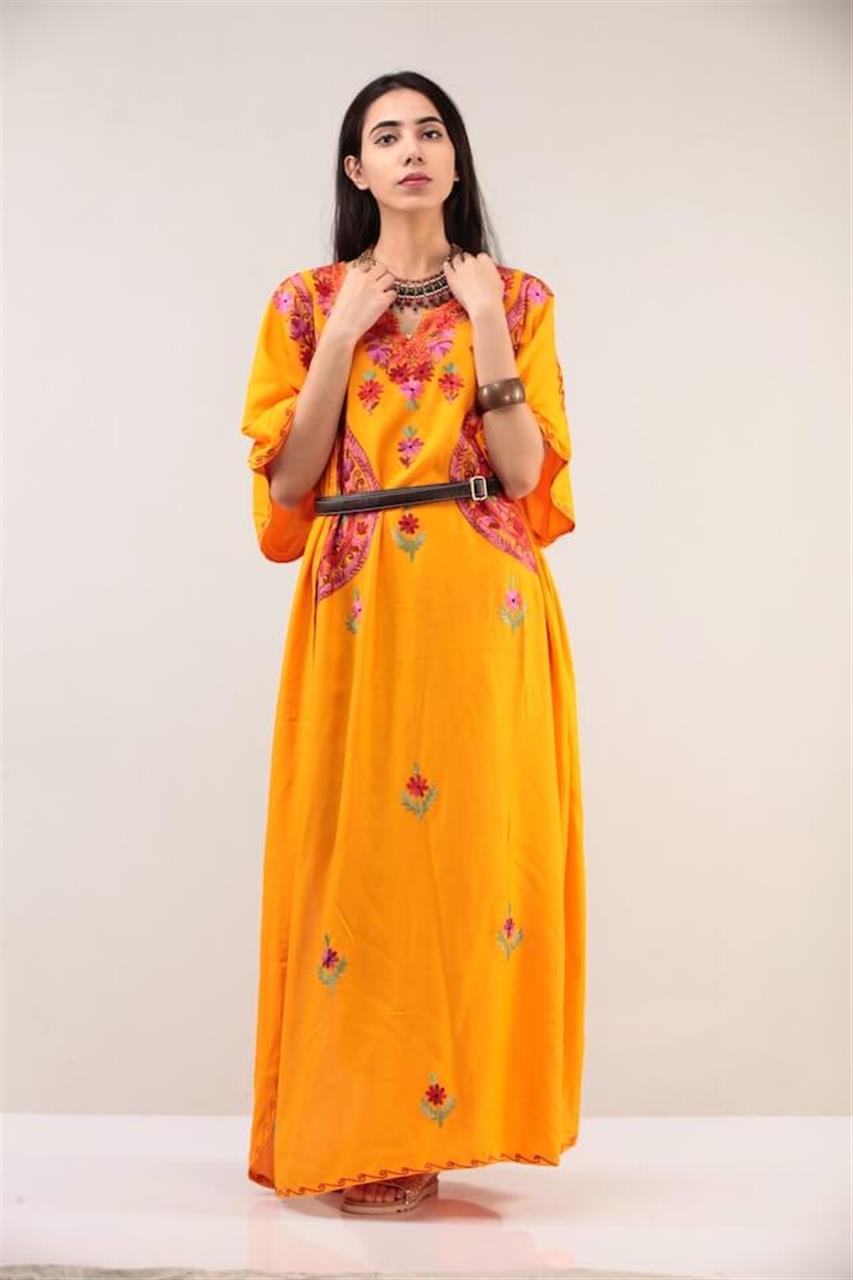 Få utallige stylingmuligheder med en Micha kjole